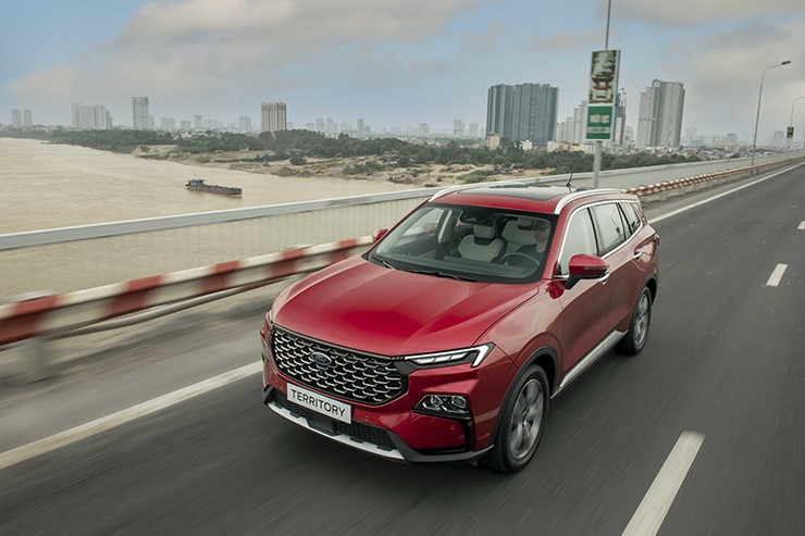Giá xe Ford Territory lăn bánh tháng 8/2023, giảm 50% lệ phí trước bạ